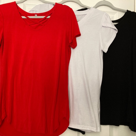 Tops - 🍀 4 for $24: Lot of 3 tunic style tops, size S, red, black, white